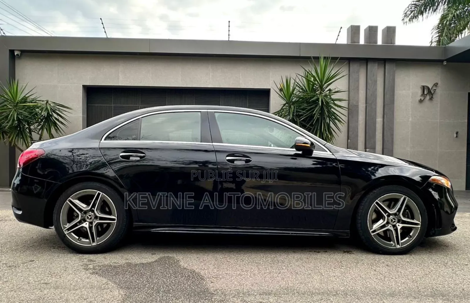 Mercedes-Benz 220 2021 Black