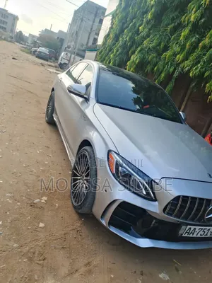 Mercedes-Benz C300 Base 4Matic Sedan AWD (2.0L 4cyl 7A) 2016 Gris