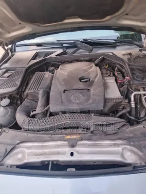 Mercedes-Benz C300 Base 4Matic Sedan AWD (2.0L 4cyl 7A) 2016 Gris