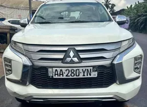 Mitsubishi Montero Sport 2022 Blanc