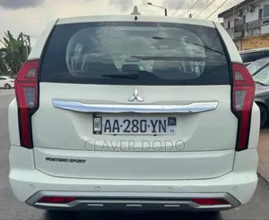 Mitsubishi Montero Sport 2022 Blanc