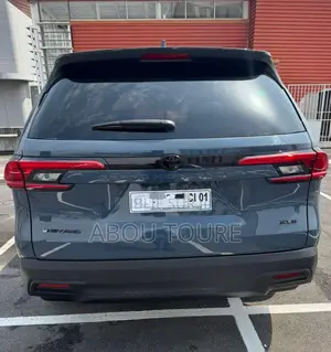 Toyota Highlander Hybrid 2024 Blue