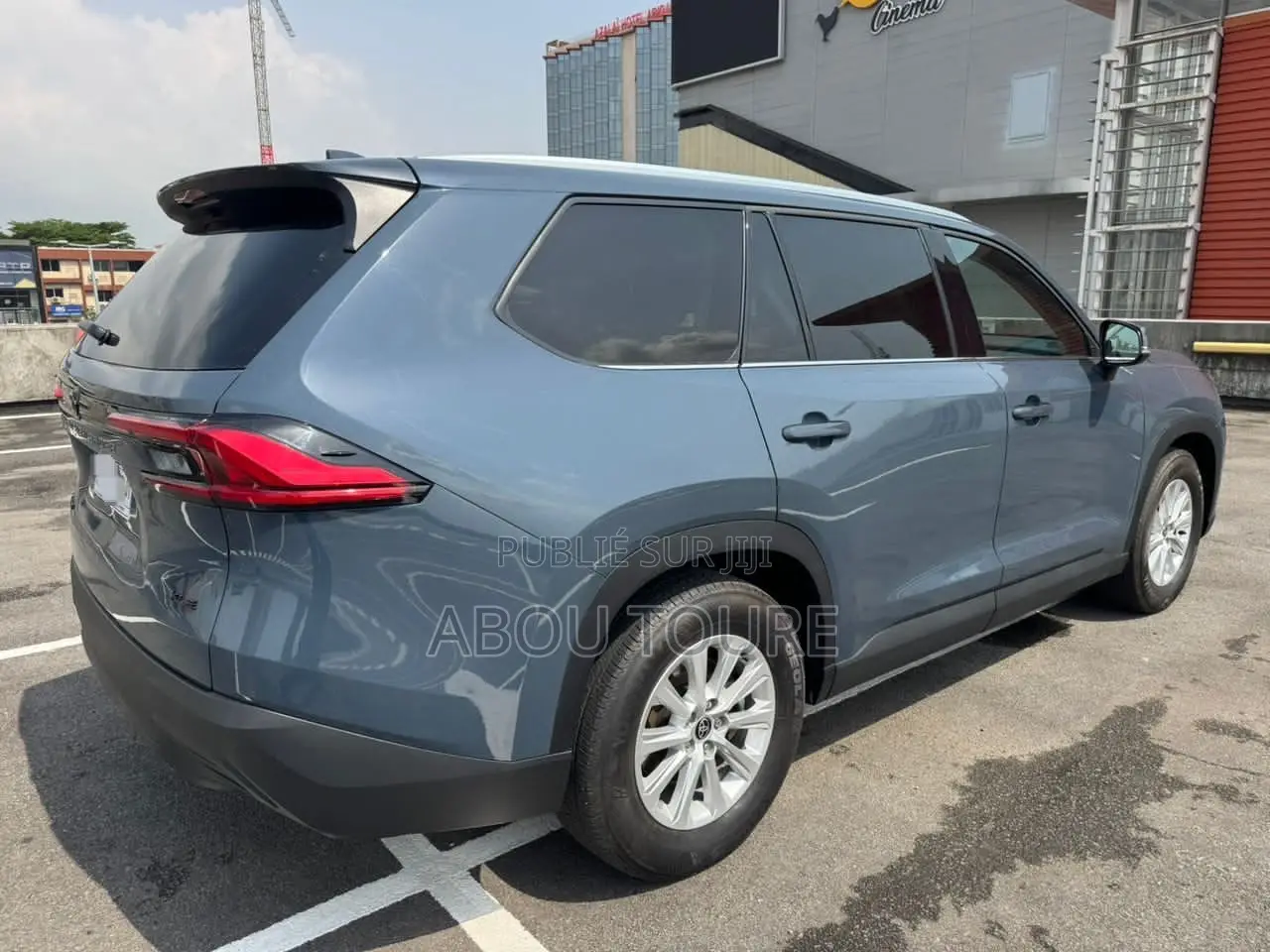 Toyota Highlander Hybrid 2024 Blue