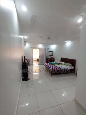 5chbre Duplex dans Cocody à Louer