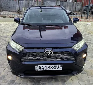 Toyota RAV4 2021 Blue