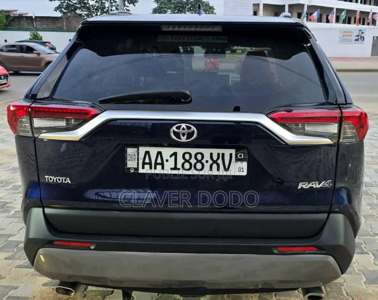 Toyota RAV4 2021 Blue