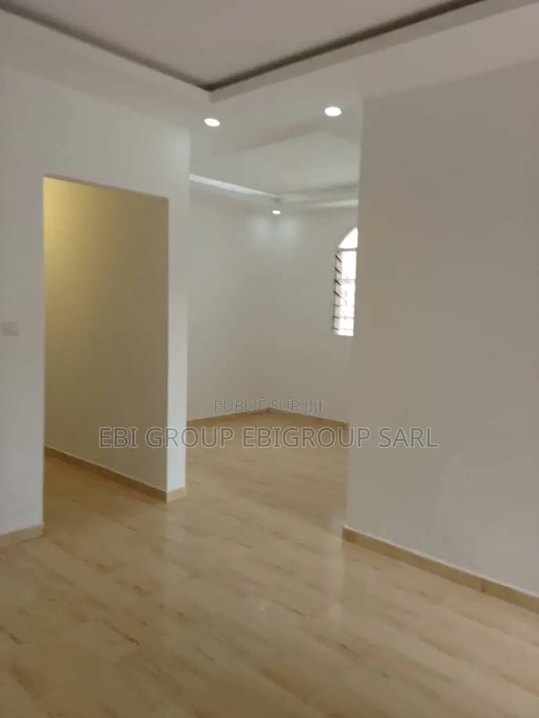 4chbre Duplex dans Ebigroup Sarl, Deux Plateaux à Louer