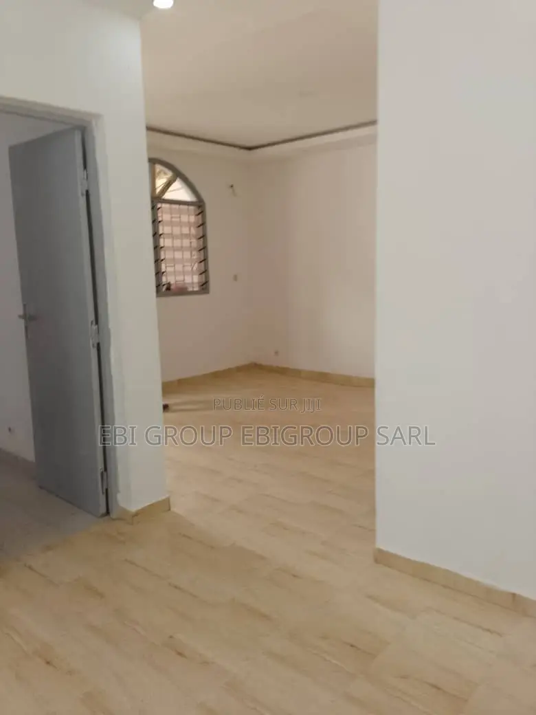 4chbre Duplex dans Ebigroup Sarl, Deux Plateaux à Louer