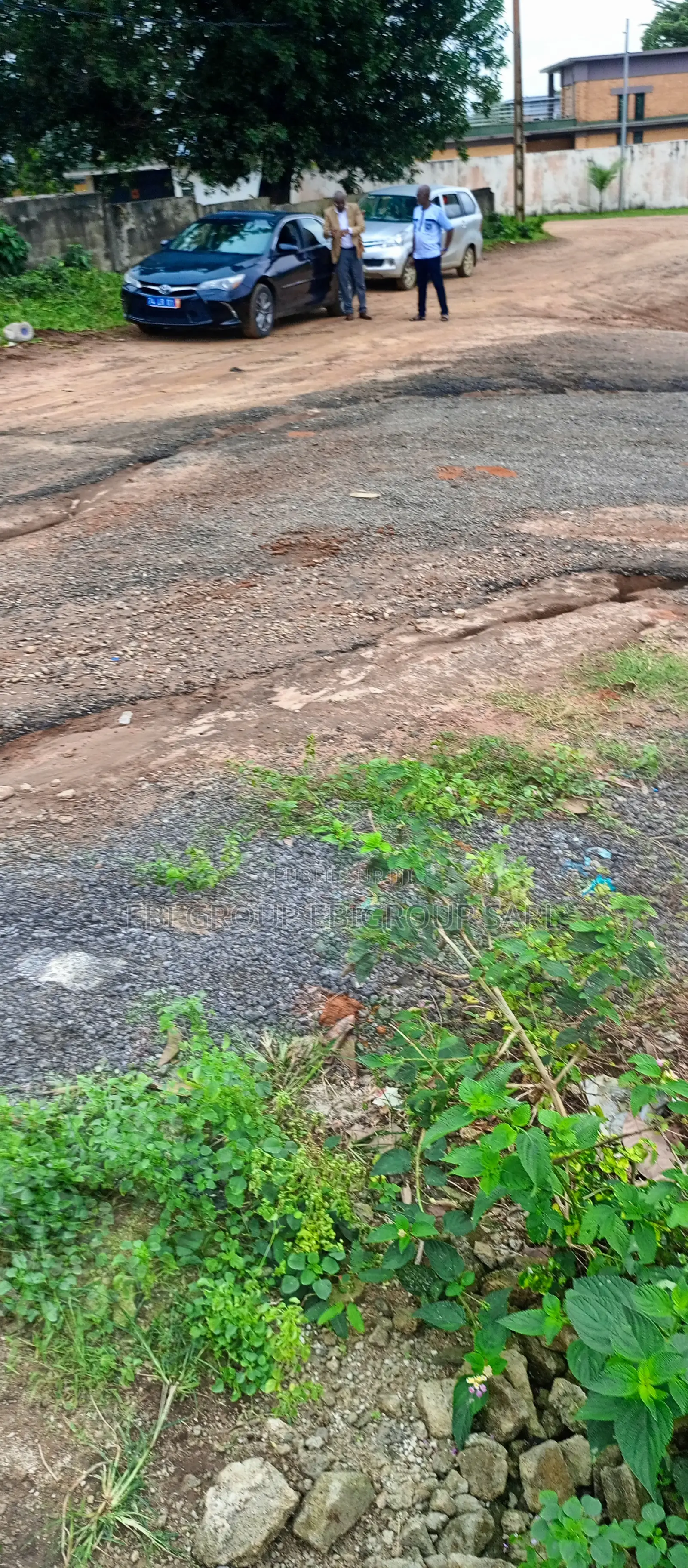 Terrain 8120 M2 a Cocody en Bordure Acd