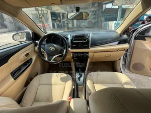 Toyota Yaris 2016 Blanc