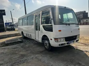 Mitsubishi Canter 2016 Blanc