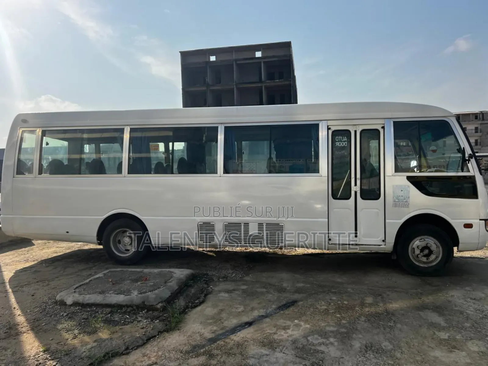 Mitsubishi Canter 2016 Blanc