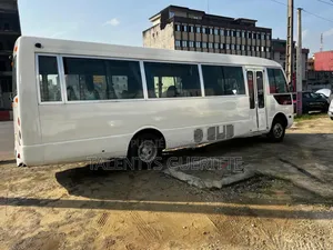 Mitsubishi Canter 2016 Blanc