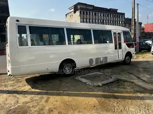Mitsubishi Canter 2016 Blanc