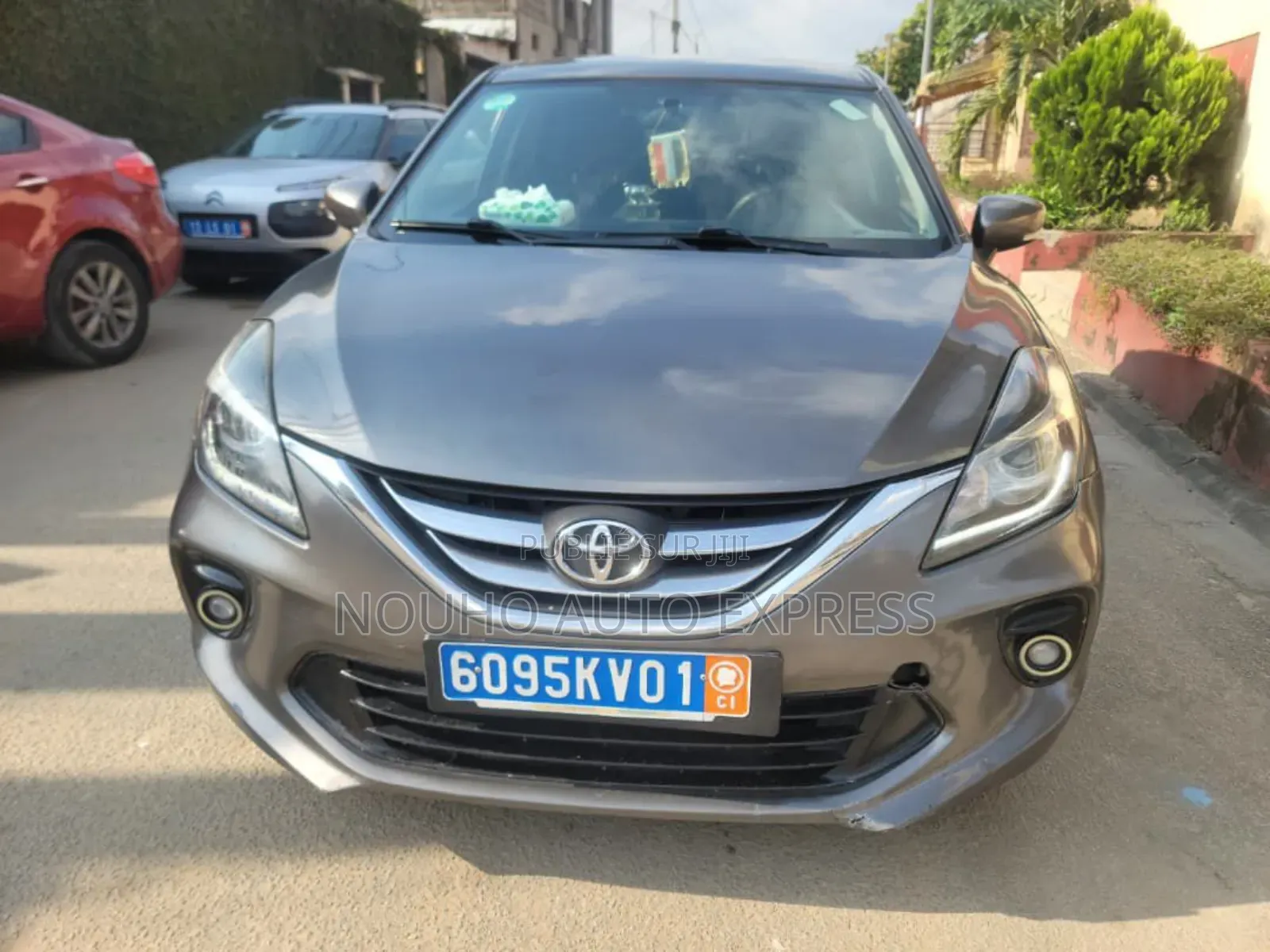 Toyota Starlet 2022 Gris