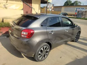 Toyota Starlet 2022 Gris