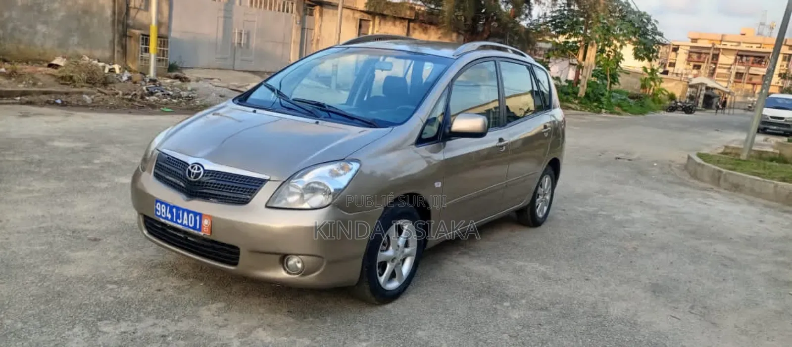 Toyota Verso 2013 Jaune