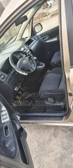 Toyota Verso 2013 Jaune