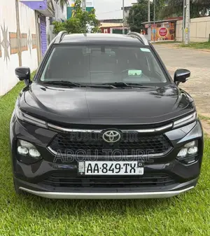 Photo - New Toyota Starlet 2025 Noir Mat