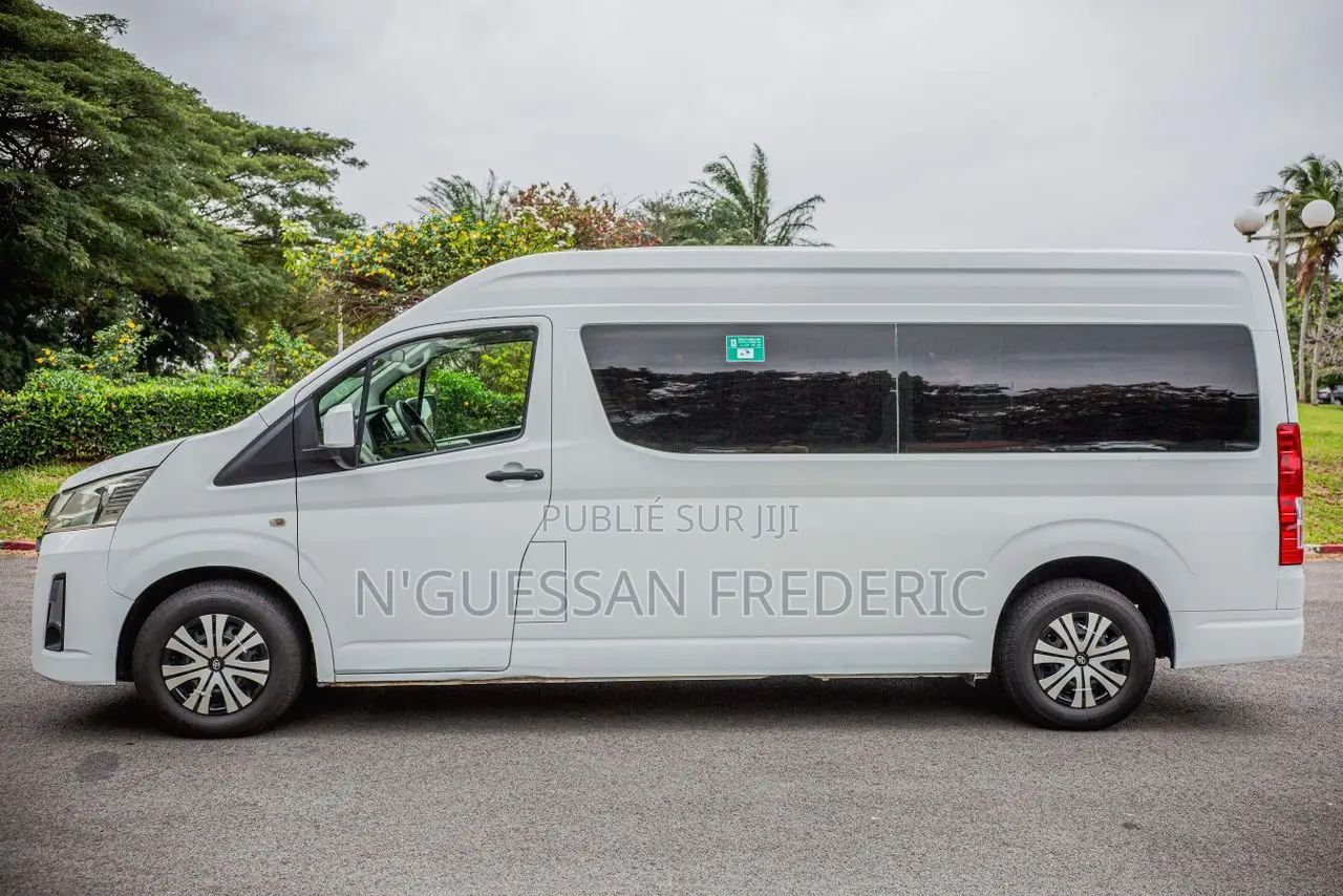 New Toyota HiAce 2025 Blanc