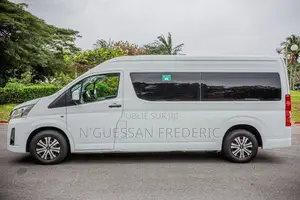 New Toyota HiAce 2025 Blanc