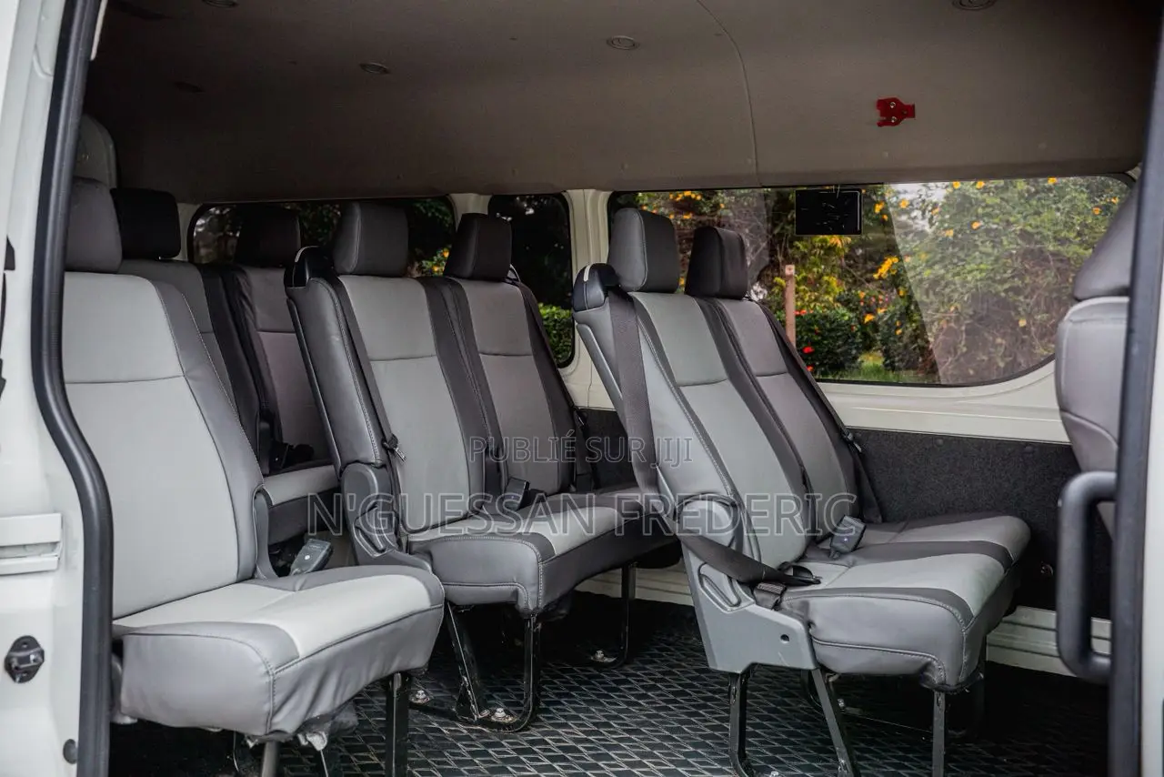 New Toyota HiAce 2025 Blanc