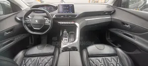 Peugeot 5008 2022 Black