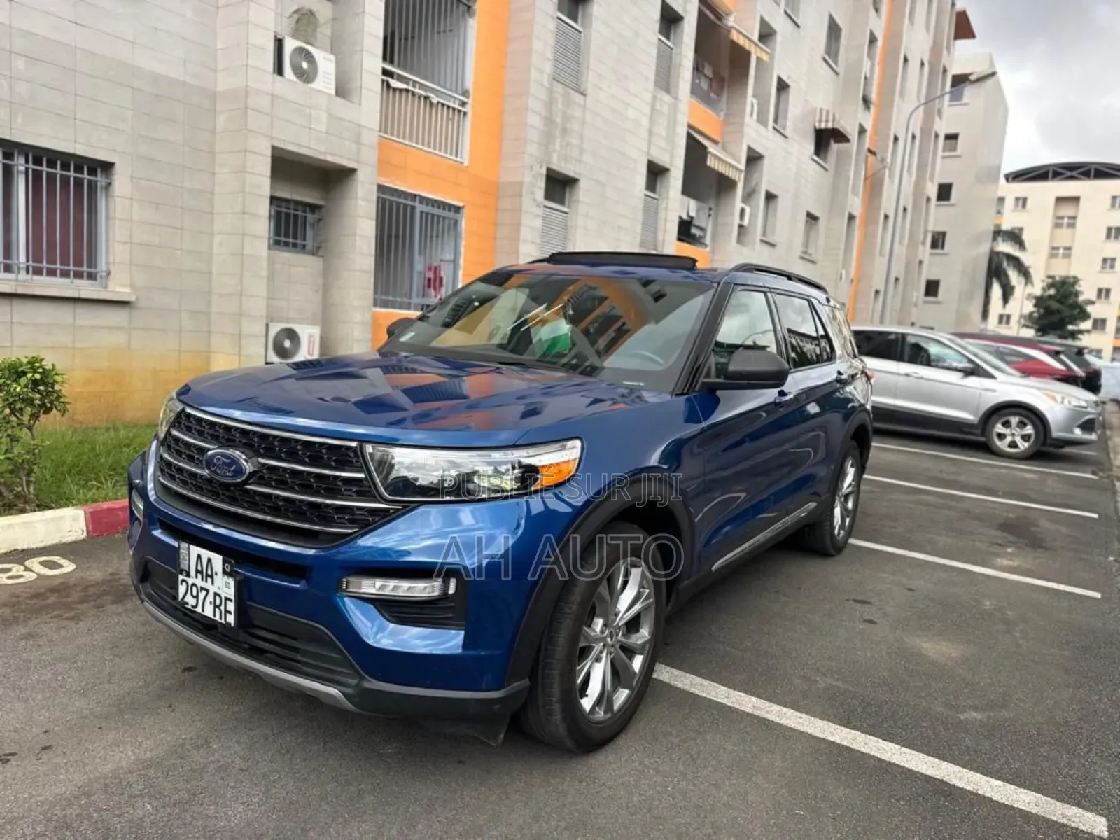 Ford Explorer XLT 2021 Blue