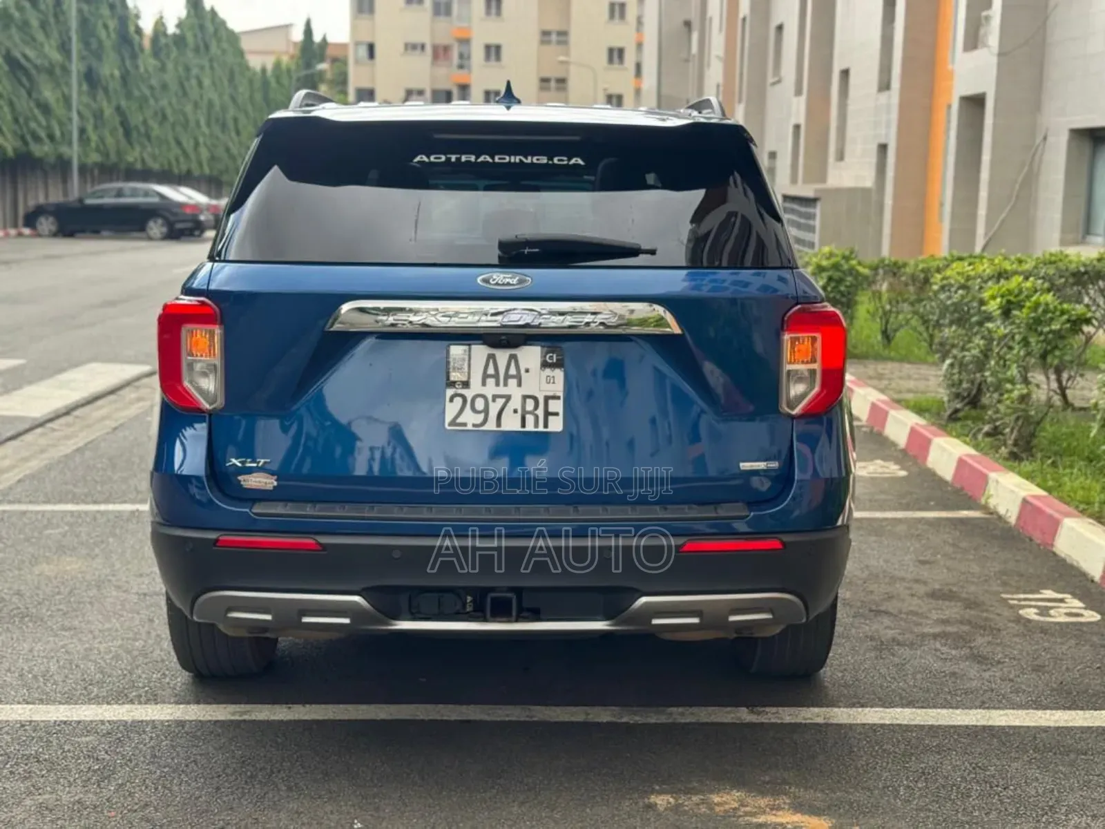 Ford Explorer XLT 2021 Blue