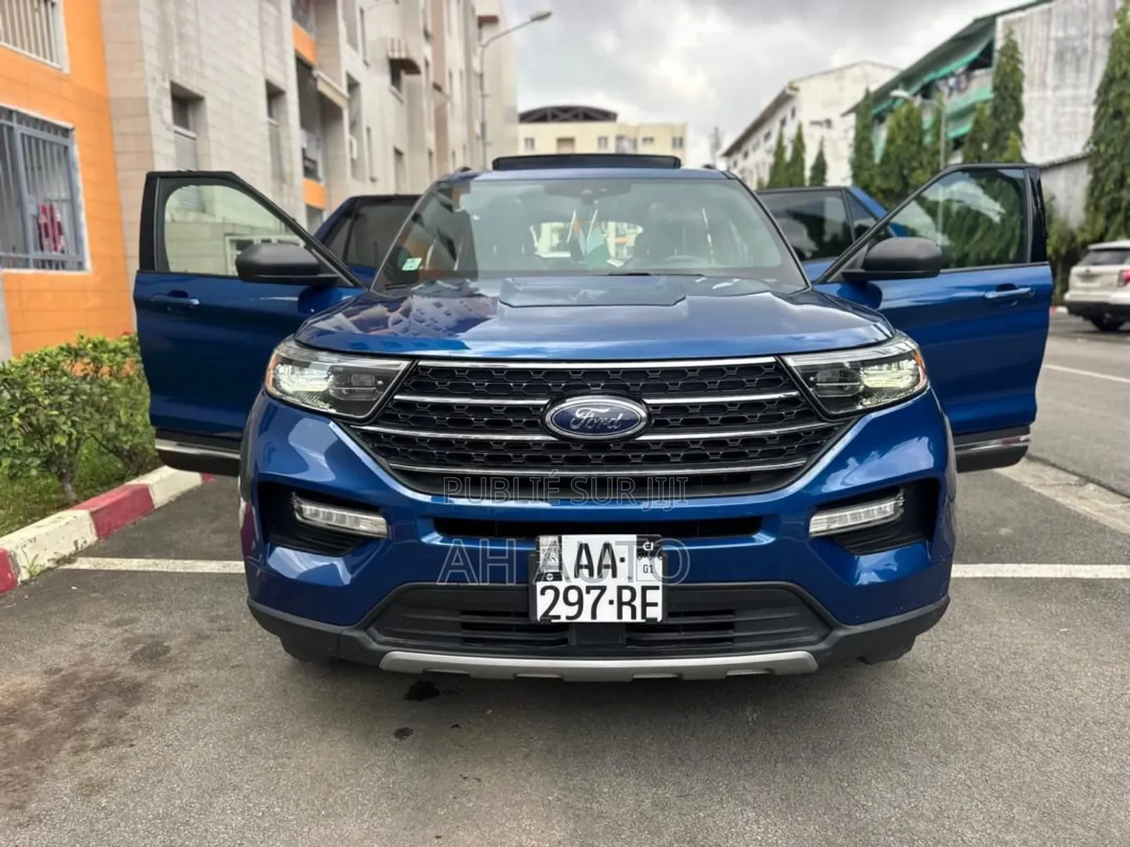 Ford Explorer XLT 2021 Blue
