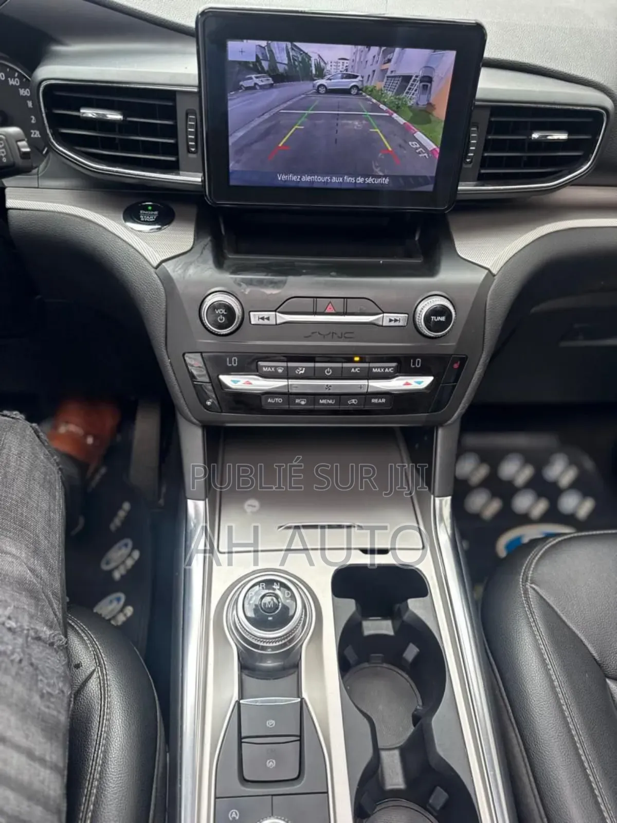 Ford Explorer XLT 2021 Blue