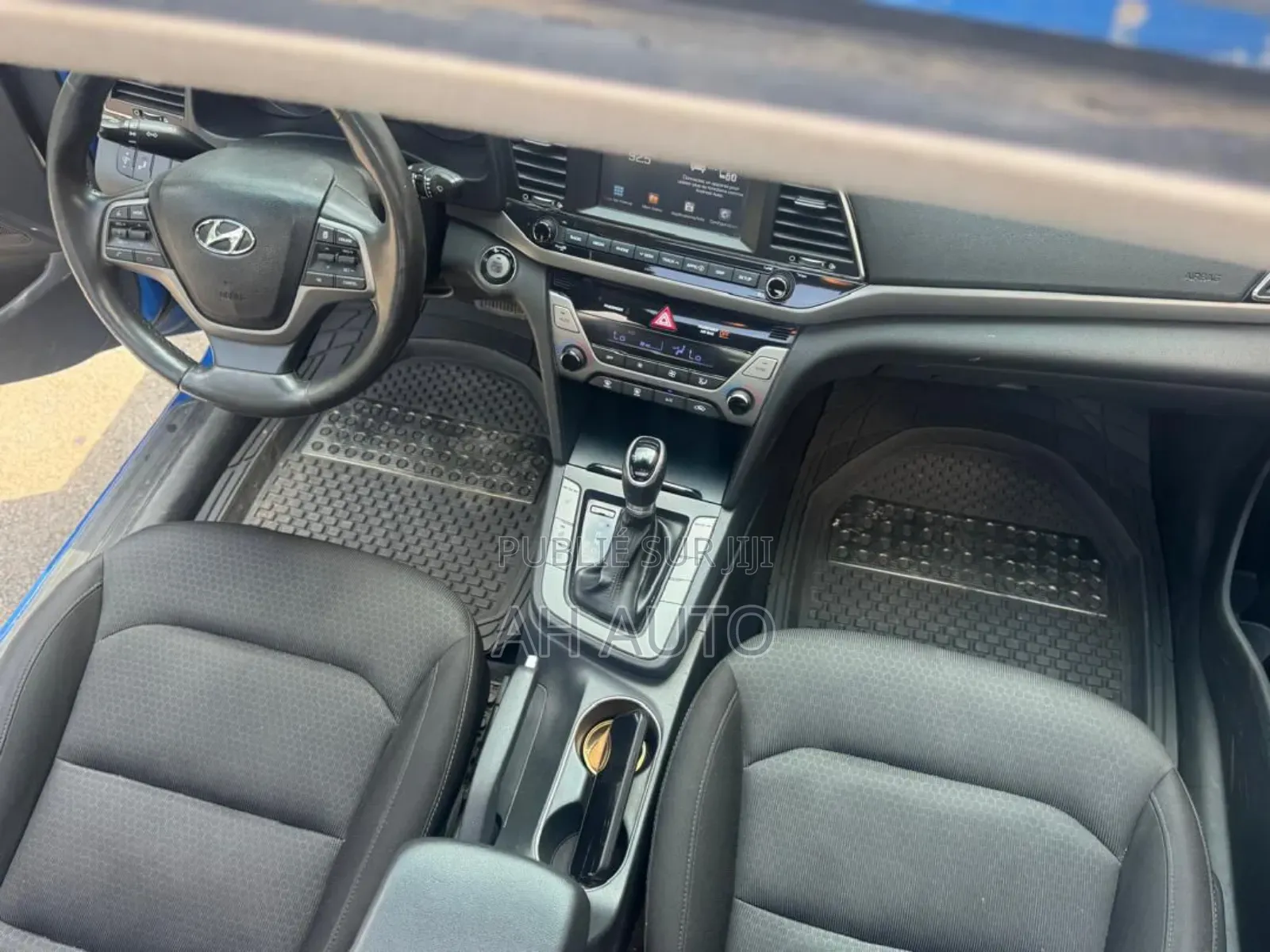 Hyundai Elantra Limited Sedan FWD (2.0L 4cyl 6A) 2017 Blue