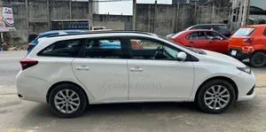 Toyota Auris 2018 Blanc