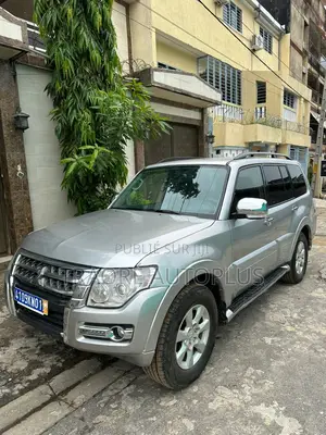 Mitsubishi Pajero V80 3.8 V6 GLS 2018 Gris