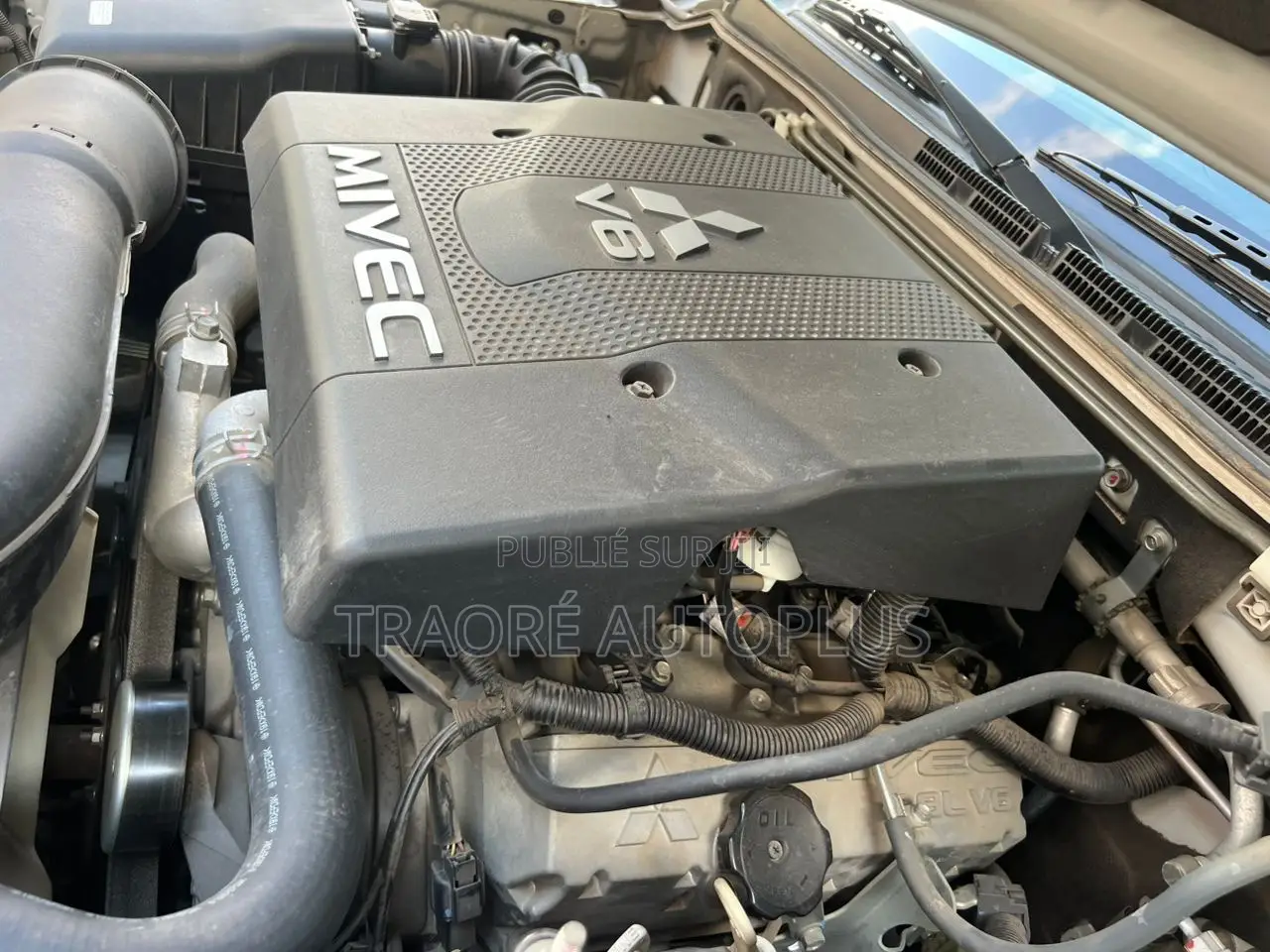 Mitsubishi Pajero V80 3.8 V6 GLS 2018 Gris