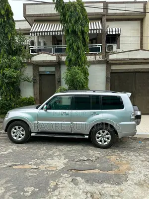 Mitsubishi Pajero V80 3.8 V6 GLS 2018 Gris
