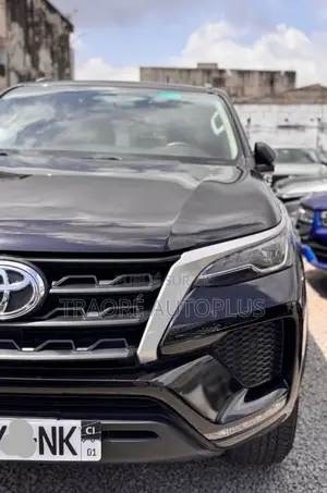 New Toyota Fortuner 2.4 D AWD 2024 Black