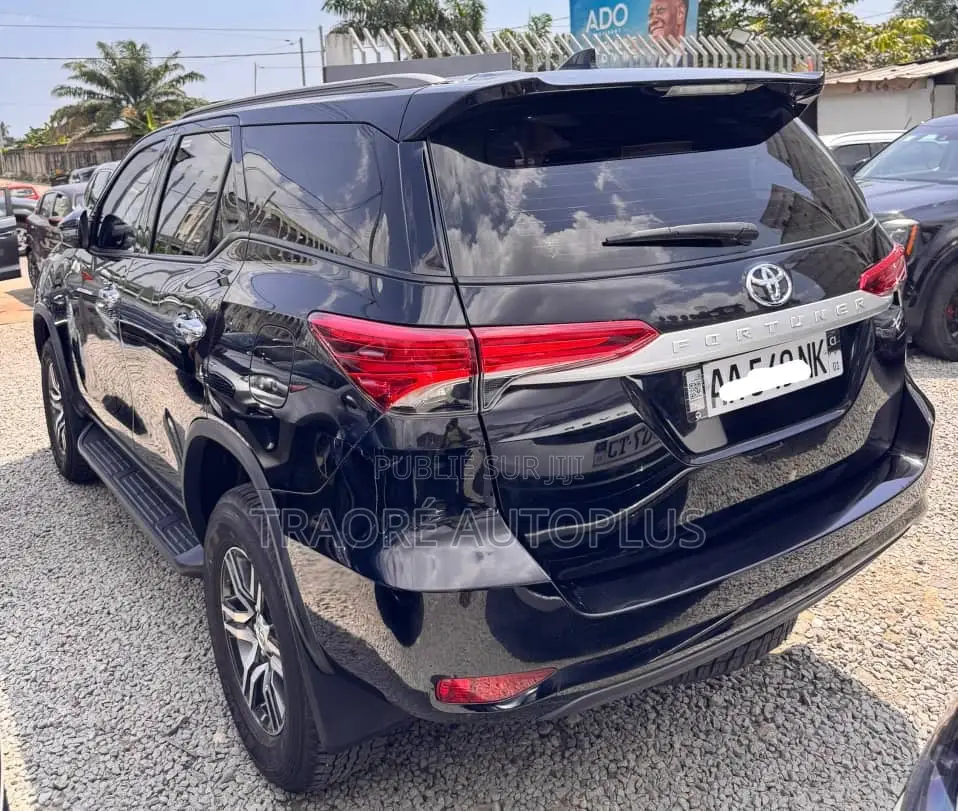 New Toyota Fortuner 2.4 D AWD 2024 Black