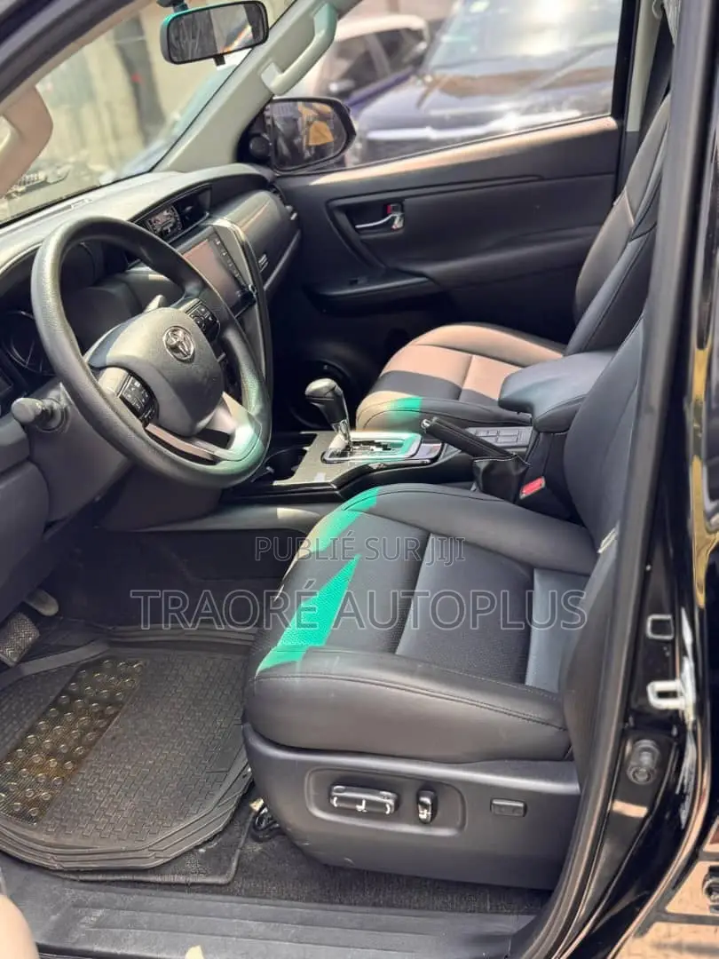 New Toyota Fortuner 2.4 D AWD 2024 Black