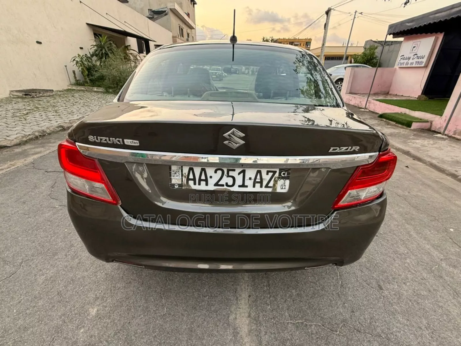 Suzuki Dzire 2024 Gris