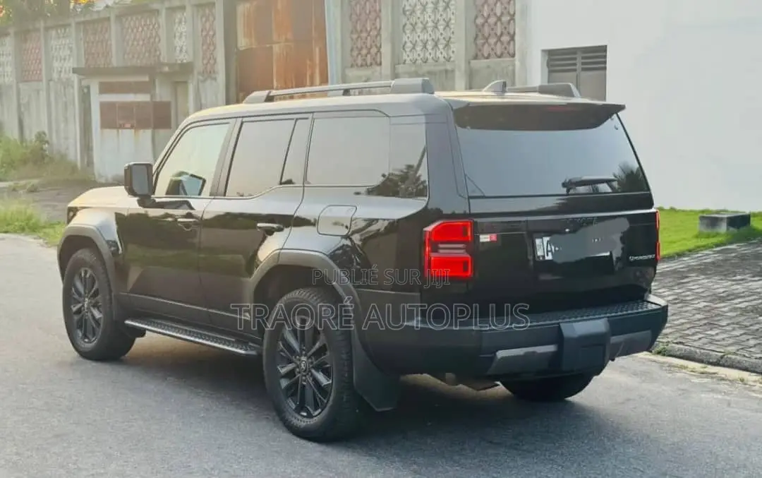 New Toyota Land Cruiser Prado 2.4 Hybrid 2025 Black
