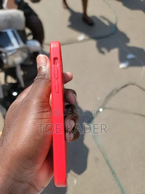 Apple iPhone 12 64 GB Rouge