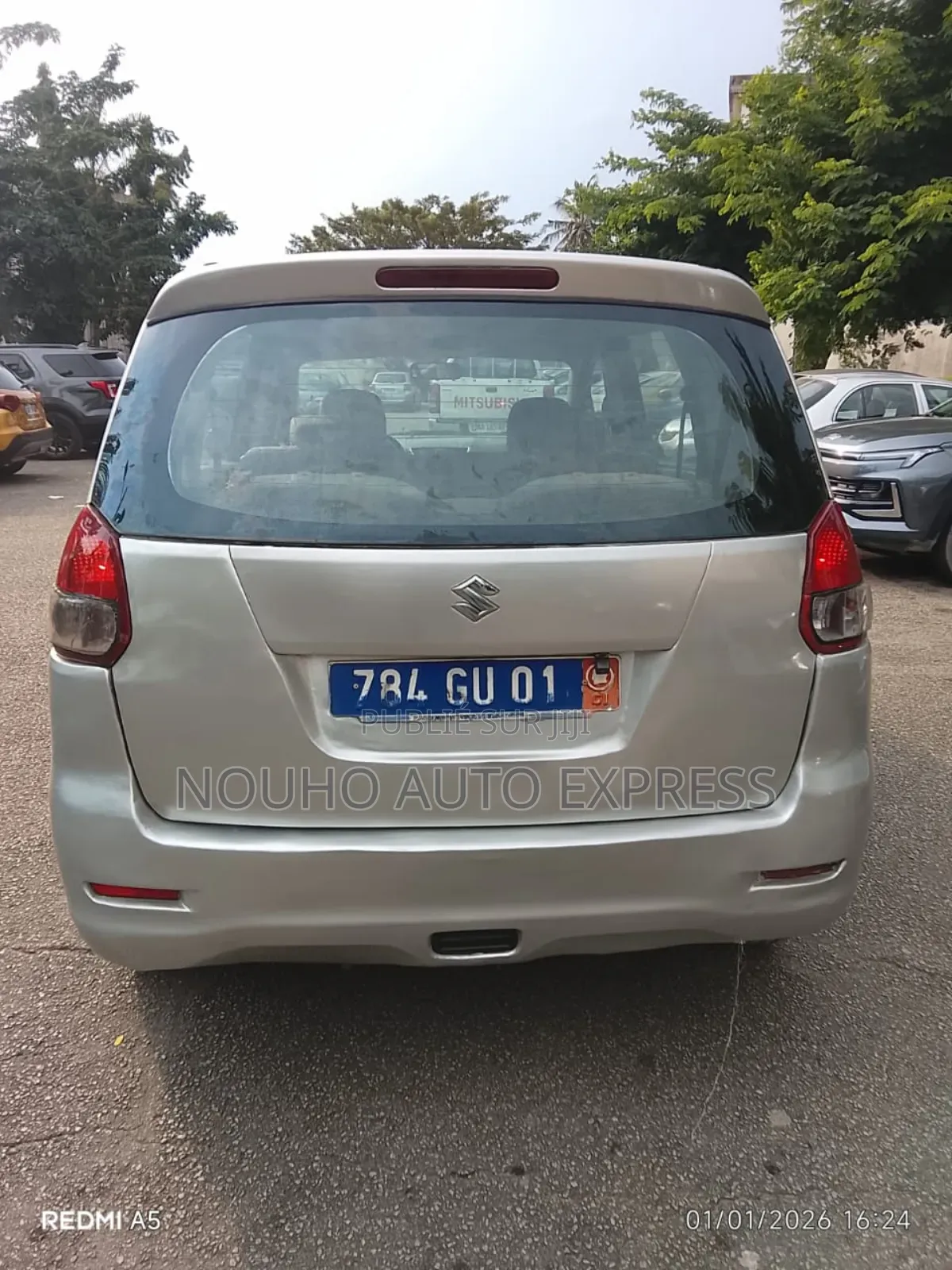 Suzuki Ertiga 2015 Gris