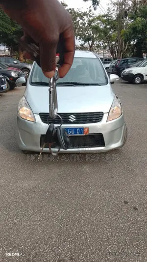 Suzuki Ertiga 2015 Gris