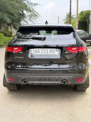 Jaguar F-Pace 25t Premium AWD 2020 Black