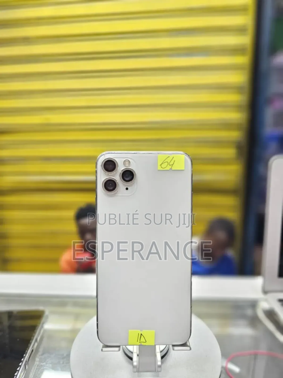 Apple iPhone 11 Pro Max 64 GB Doré