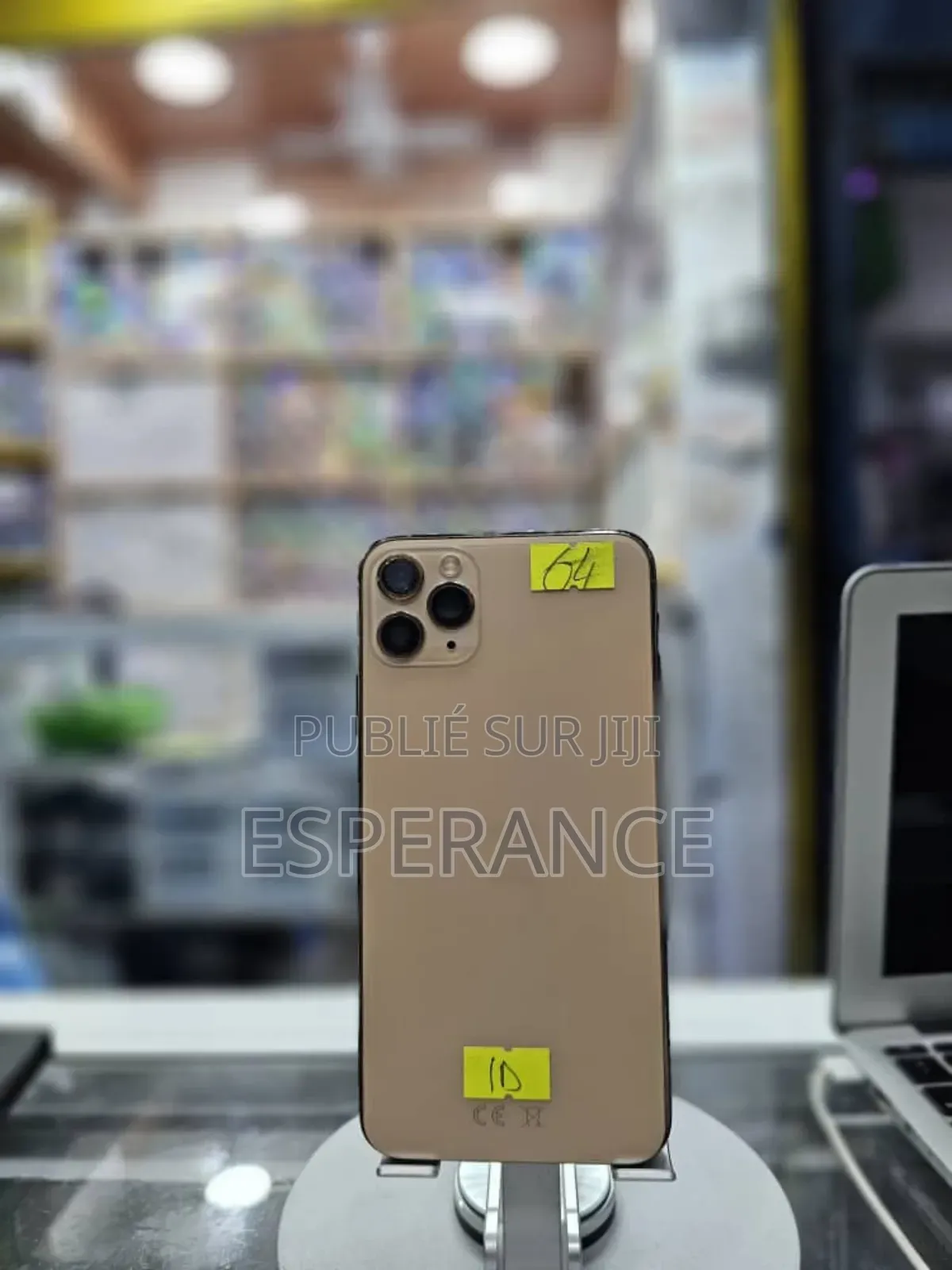 Apple iPhone 11 Pro Max 64 GB Doré