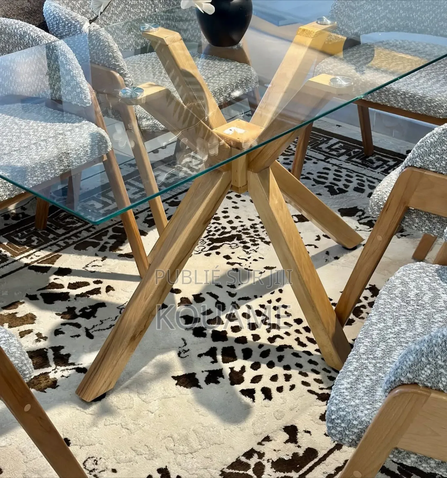 Table Vitré a 6 Chaises Neuf