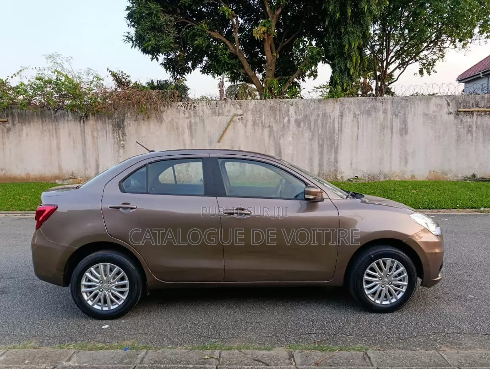 Suzuki Dzire 2024 Marron