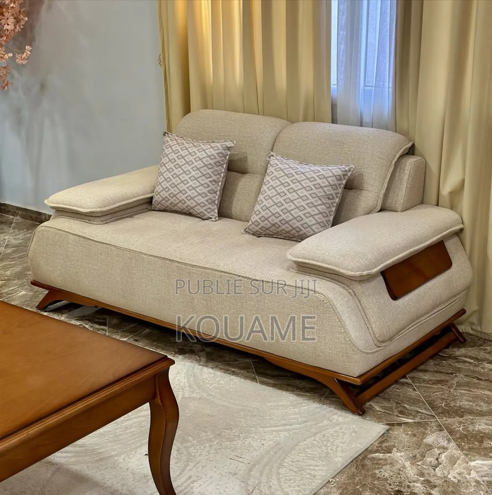 Salon Complet Disponible Neuf